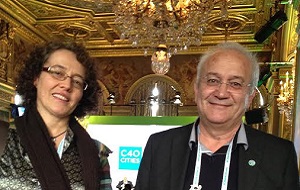 Joaquim Judas, presidente da Câmara de Almada, com Catarina Freitas, diretora do Departamento de Energia, Clima, Ambiente e Mobilidade da autarquia